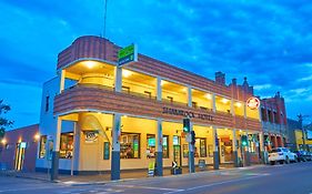 Shamrock Hotel & Accommodation Kyneton